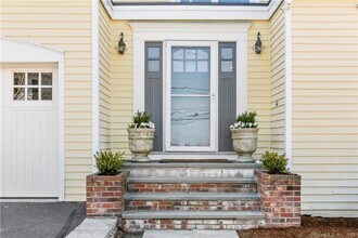 4 Scofield Pl in Westport, CT - Foto de edificio - Building Photo