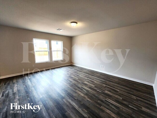 10083 Cerritos dr in Cut And Shoot, TX - Building Photo - Building Photo