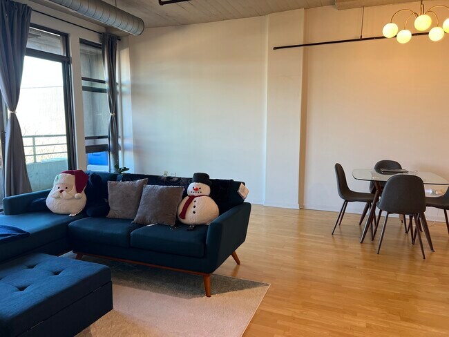 1550 S Blue Island Ave, Unit 405 in Chicago, IL - Foto de edificio - Building Photo