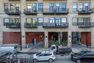 Paramount Lofts in Chicago, IL - Foto de edificio - Building Photo