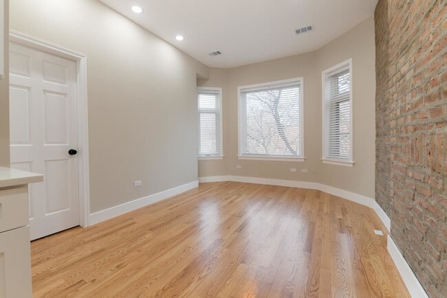 1303 W Flournoy St in Chicago, IL - Building Photo - Building Photo