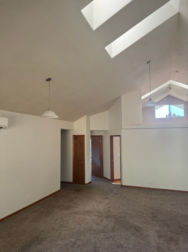 95620 London Rd in Cottage Grove, OR - Building Photo - Building Photo