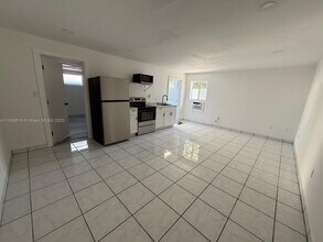 6931 SW 24th Ct in Miramar, FL - Building Photo - Building Photo