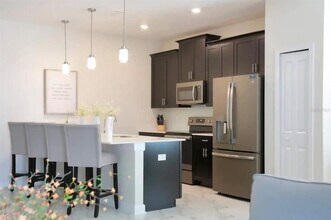 4973 Windermere Ave in Kissimmee, FL - Foto de edificio - Building Photo