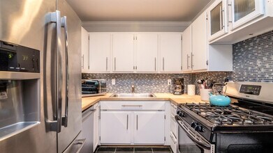 406 Manor Dr in Ann Arbor, MI - Building Photo - Building Photo