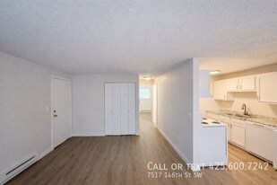 7517 146th St SW in Lakewood, WA - Building Photo