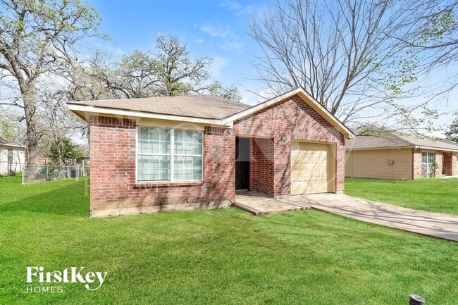 8331 Lake Anna Dr in Dallas, TX - Building Photo - Building Photo