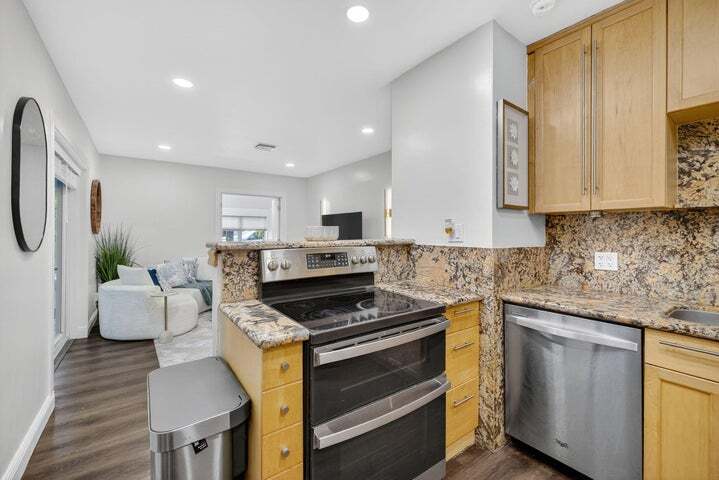 1317 NE 1st Ave in Fort Lauderdale, FL - Foto de edificio