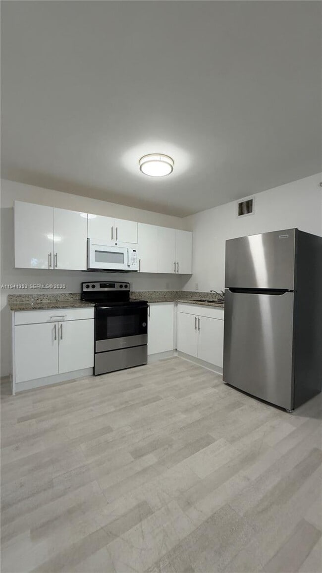 1029 NW 3rd St in Miami, FL - Building Photo - Building Photo