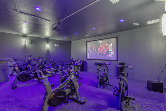 The Lofts at Wolf Pen Creek in College Station, TX - Foto de edificio - Interior Photo