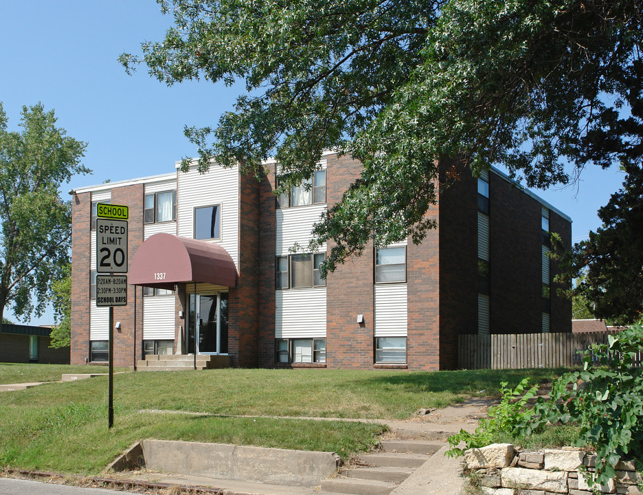 1337 SW Clay St in Topeka, KS - Building Photo