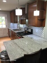 405 Breckenridge Ln in Louisville, KY - Building Photo - Building Photo