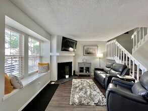 6838 Ravencrest Dr in Colorado Springs, CO - Foto de edificio - Building Photo