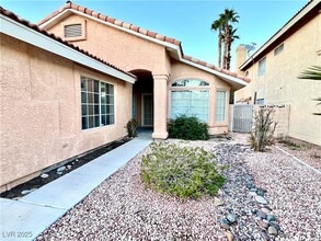 8420 Airmont Ct in Las Vegas, NV - Building Photo - Building Photo