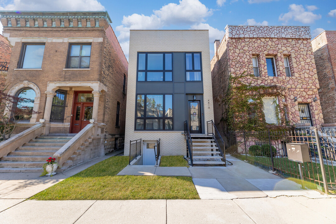 4818 S Forrestville Ave in Chicago, IL - Building Photo