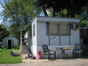 Town & Country Mobile Home Park in Janesville, WI - Building Photo - Building Photo