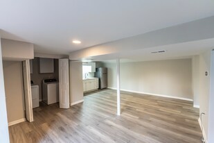 586 Oakside Dr SW in Atlanta, GA - Building Photo