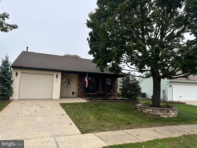 property at 42 Horseshoe Ln N