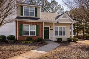 111 Lynch Cir in Mooresville, NC - Building Photo
