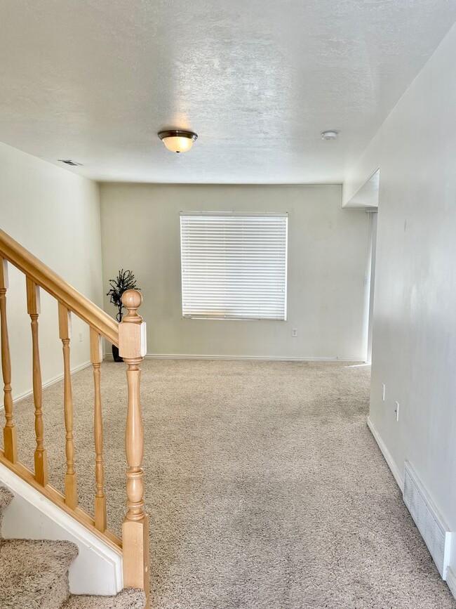 property at 652 W 800 N