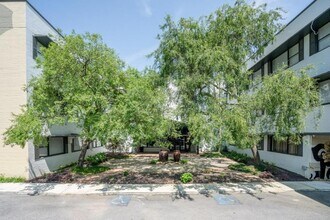 3645 Peachtree Rd in Atlanta, GA - Building Photo - Building Photo