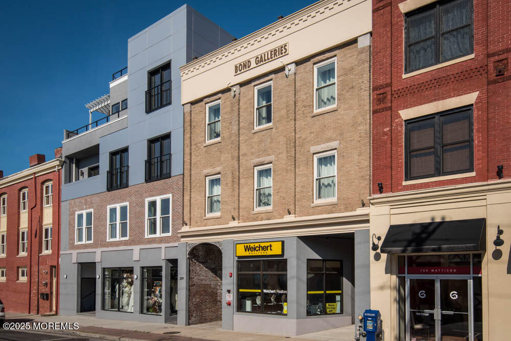209 Bond St in Asbury Park, NJ - Building Photo