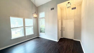 129 Eagle Owl Loop in Leander, TX - Building Photo - Building Photo