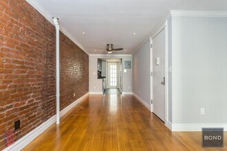 118 E 7th St in New York, NY - Foto de edificio - Building Photo