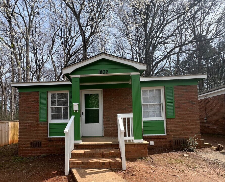 1806 McDonald St in Charlotte, NC - Building Photo