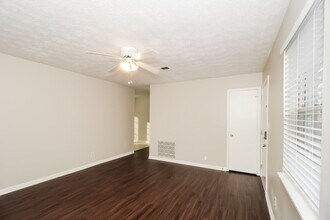 243 Sedgefield Dr in Jonesboro, GA - Building Photo - Building Photo