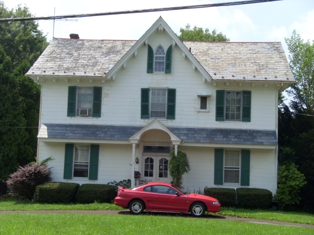 1042 Old Bethlehem Rd in Perkasie, PA - Foto de edificio