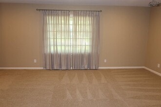 1544 Sweetbriar Dr in Wichita Falls, TX - Building Photo - Building Photo