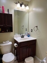 1 Creekside Dr in Wrightsville, PA - Building Photo - Building Photo