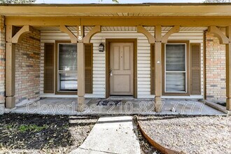 118 N Meadow St in Converse, TX - Building Photo - Building Photo