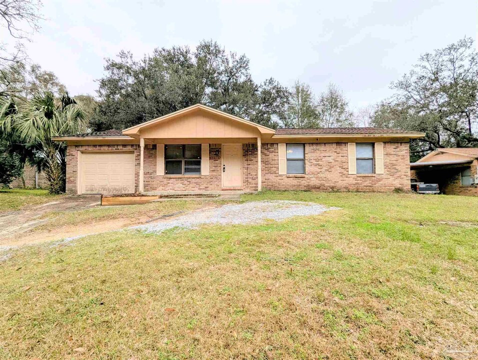 6626 Helms Rd in Pensacola, FL - Building Photo