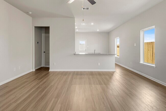 8215 Blooming Meadow Ln in Houston, TX - Building Photo - Building Photo