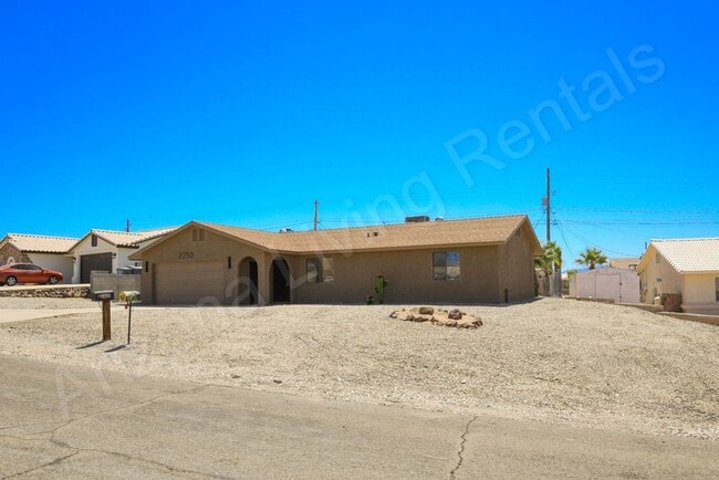 2250 Interlake Dr in Lake Havasu City, AZ - Building Photo - Building Photo