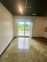 1818 River Dr in Nashville, TN - Foto de edificio - Building Photo