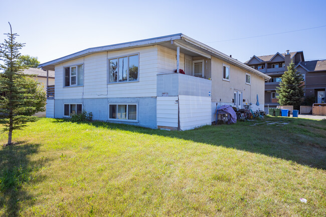 7709 41 Av NW in Calgary, AB - Building Photo - Building Photo