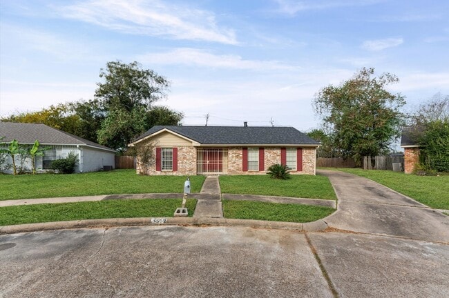 1502 Ashmore Dr in Missouri City, TX - Building Photo - Building Photo