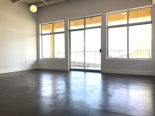 2401 E 6th St in Austin, TX - Building Photo - Building Photo