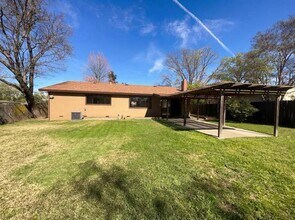 5316 Marmith Ave in Sacramento, CA - Foto de edificio - Building Photo