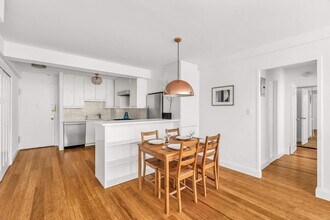 310 W 56th St in New York, NY - Building Photo - Building Photo