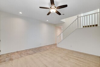 10600 Forum Peak Ln in Las Vegas, NV - Building Photo - Building Photo