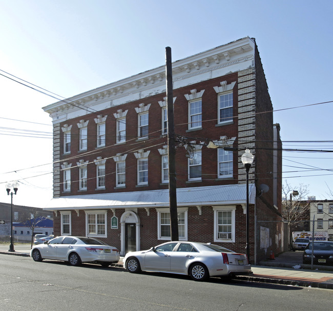 New Brunswick Avenue Apartments in Perth Amboy, NJ - Building Photo - Building Photo