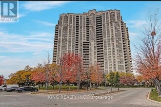 710 Humberwood Blvd in Toronto, ON - Building Photo - Building Photo