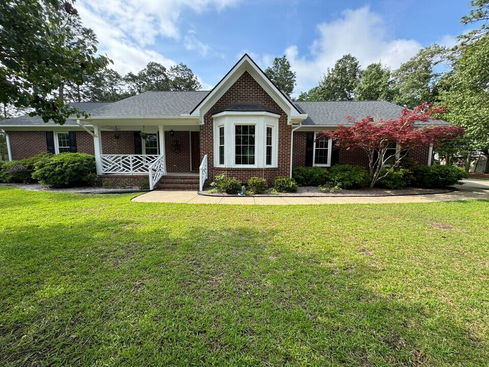 2512 Lakeheath Ct in Fayetteville, NC - Foto de edificio