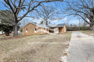 108 Golden Grove Cir in Piedmont, SC - Building Photo