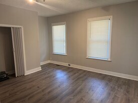 880 Connecticut Ave in Bridgeport, CT - Building Photo