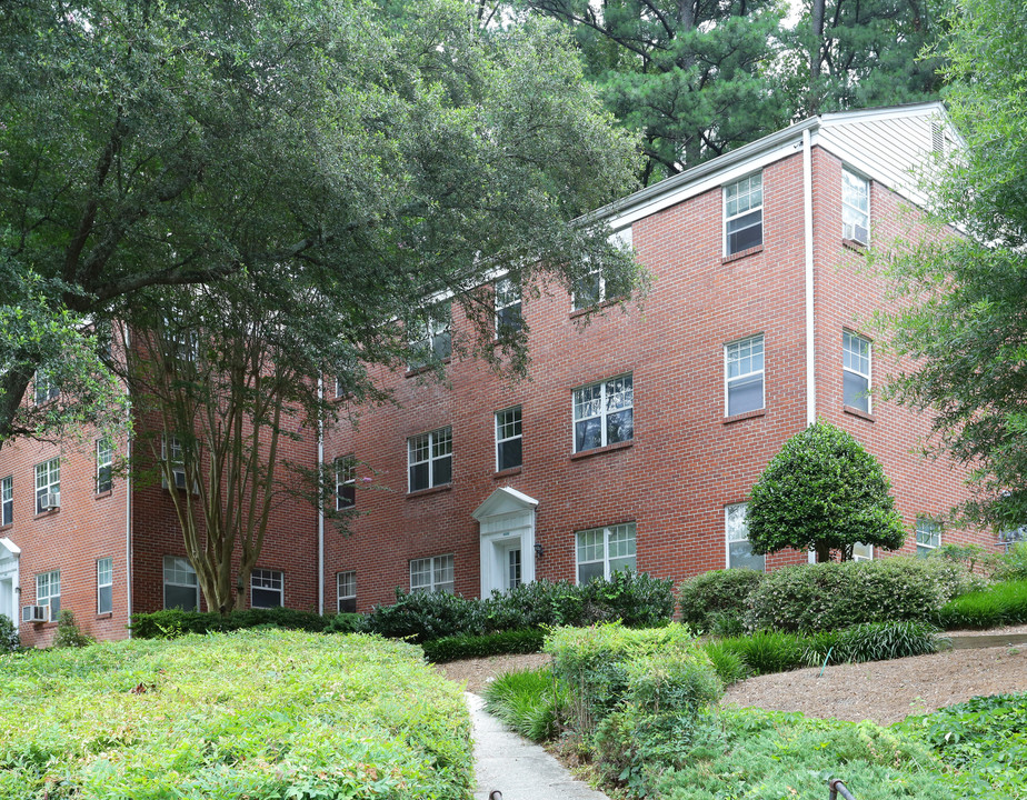 Oak Knoll Apartments in Atlanta, GA - Foto de edificio